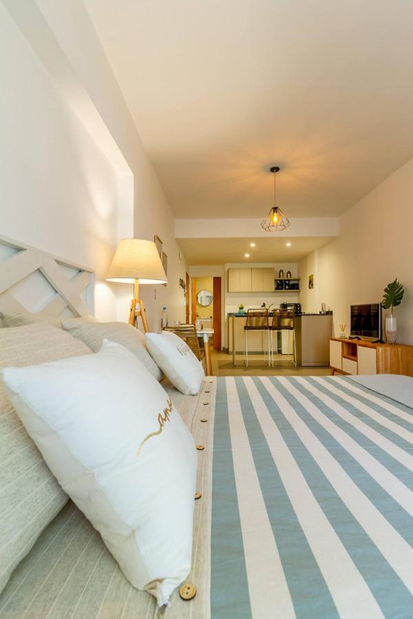 Apart-hotel Acevedo 716 - - New Opening